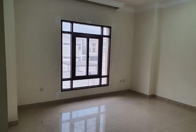 988701 - Property Image 2