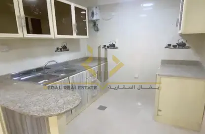 شقة - 2 غرف نوم - 2 حمامات للايجار في فريج عبد العزيز - الدوحة