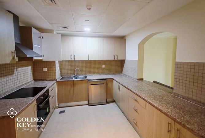 932696 - Property Image 3