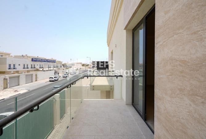 987831 - Property Image 3