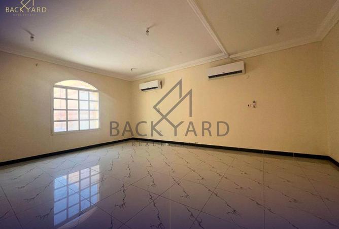 924062 - Property Image 2