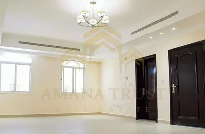 Empty Room image for: Compound - 4 Bedrooms - 4 Bathrooms for rent in Souk Al gharaffa - Al Gharrafa - Doha, Image 1