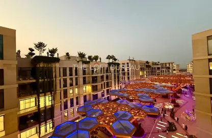 Apartment - 2 Bedrooms - 4 Bathrooms for rent in Gewan Island - The Pearl Island - Doha