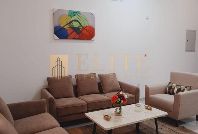 940738 - Property Image 2