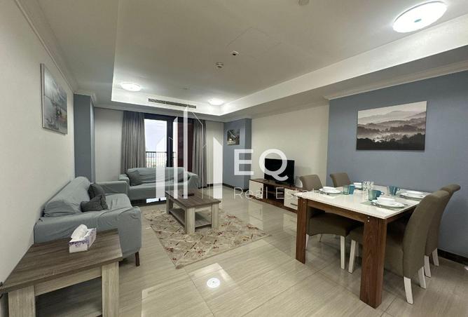 928409 - Property Image 2
