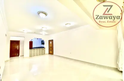 شقة - 2 غرف نوم - 2 حمامات للايجار في شقق مساكن المطار القديم - طريق المطار القديم - الدوحة