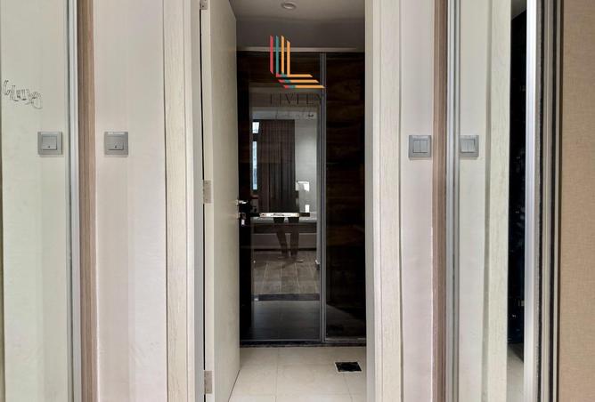 982967 - Property Image 2