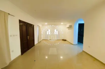 Villa - 2 Bedrooms - 2 Bathrooms for rent in Ain Khaled - Doha