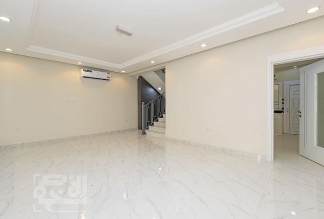 1002213 - Property Image 2