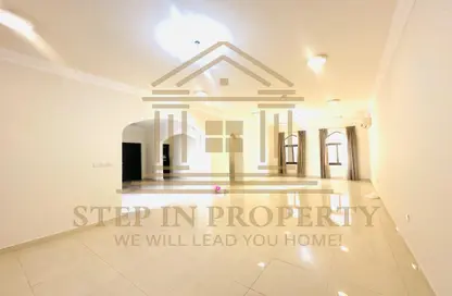 Villa - 4 Bedrooms - 5 Bathrooms for rent in Al Luqta - Al Luqta - Doha