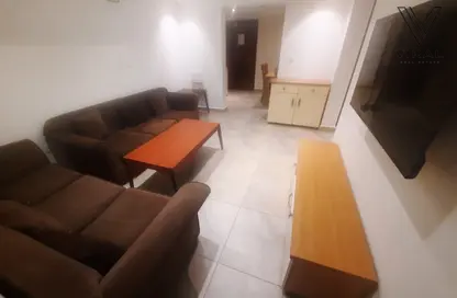 Apartment - 2 Bedrooms - 1 Bathroom for rent in Al Doha Plaza - Al Sadd - Al Sadd - Doha