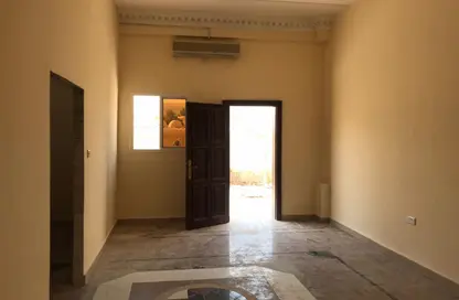 Apartment - 3 Bedrooms - 2 Bathrooms for rent in Al Aziziyah - Al Aziziyah - Doha