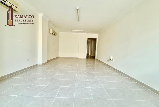 942695 - Property Image 2