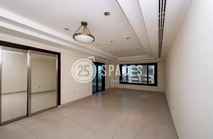 Apartment - 2 Bedrooms - 3 Bathrooms for rent in West Porto Drive - Porto Arabia - The Pearl Island - Doha