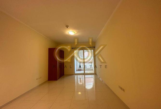 740295 - Property Image 3