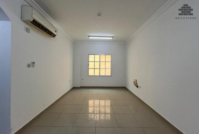 909794 - Property Main Image