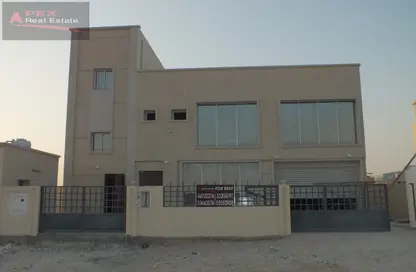 Warehouse - Studio - 5 Bathrooms for rent in Logistics Village Qatar - Al Wakra