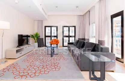 Apartment - 3 Bedrooms - 3 Bathrooms for rent in Chateau - Qanat Quartier - The Pearl Island - Doha