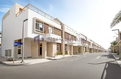 مجمع سكني - 3 غرف نوم - 3 حمامات للايجار في كمبوند لافيرنا - مريخ - المريخ - الدوحة