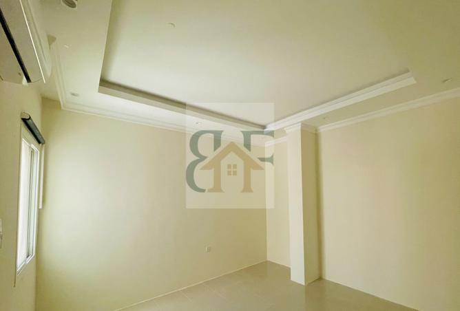 933468 - Property Image 2