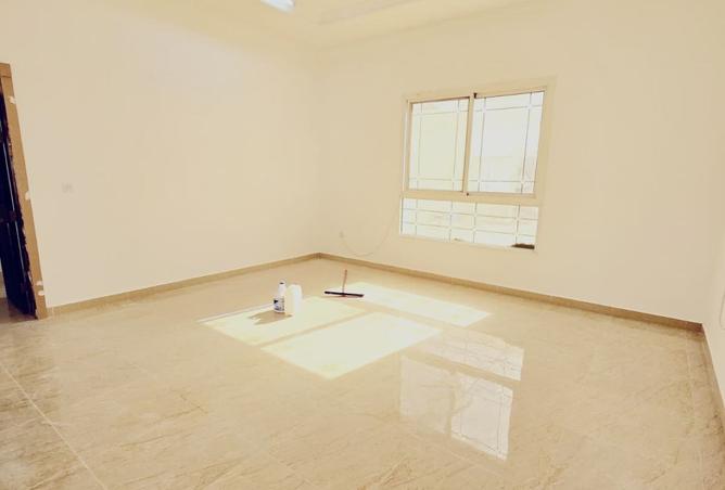 983248 - Property Image 2