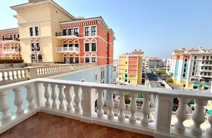 Apartment - 3 Bedrooms - 3 Bathrooms for rent in Mercato - Qanat Quartier - The Pearl Island - Doha