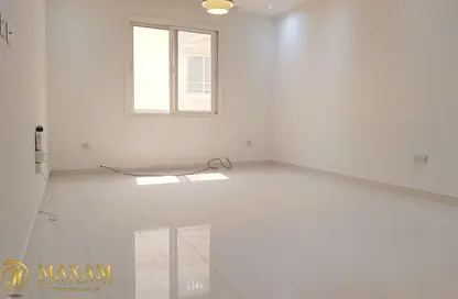 Apartment - 2 Bedrooms - 2 Bathrooms for rent in Al Sadd Road - Al Sadd - Doha