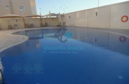 مجمع سكني - 3 غرف نوم - 4 حمامات للايجار في طريق سلوى - العزيزية - الدوحة