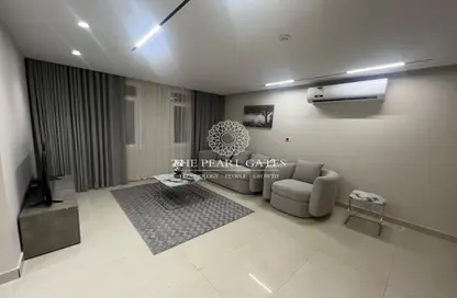 Apartment - 2 Bedrooms - 2 Bathrooms for rent in Asim Bin Omar Street - Al Mansoura - Doha