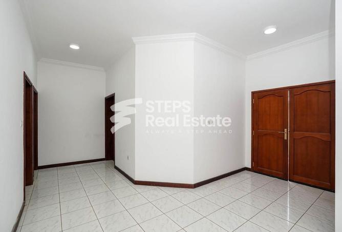 977024 - Property Image 2