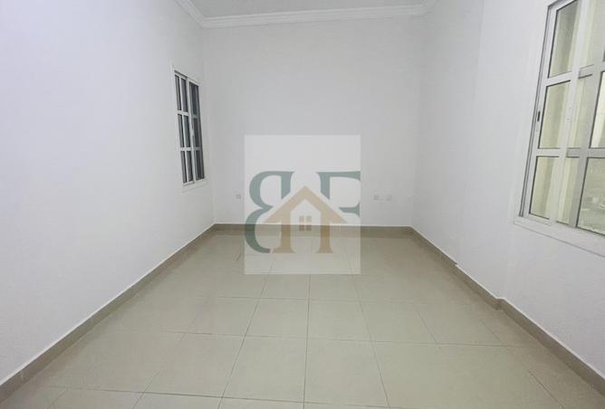 954770 - Property Image 2