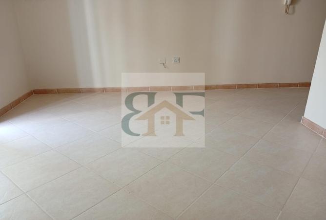 985195 - Property Image 3