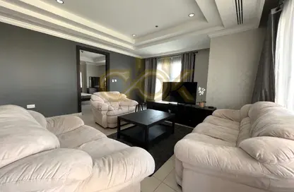 Apartment - 1 Bedroom - 2 Bathrooms for rent in East Porto Drive - Porto Arabia - The Pearl Island - Doha