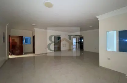 Apartment - 2 Bedrooms - 2 Bathrooms for rent in Musheireb Apartments - Musheireb - Doha