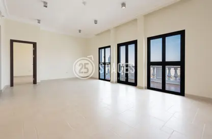 Apartment - 2 Bedrooms - 3 Bathrooms for rent in Carnaval - Qanat Quartier - The Pearl Island - Doha