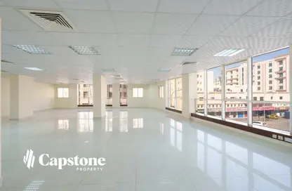 مساحات مكتبية - استوديو - 1 حمام للايجار في 3 بن درهم - المنصورة - الدوحة