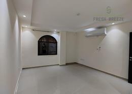 صورةغرفة فارغة لـ: شقة - 2 غرف نوم - 1 حمام للكراء في مغلينا - الدوحة, صورة 1