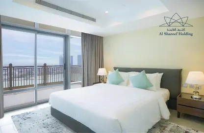 صورة لـ غرفة- غرفة النوم شقة - 2 غرف نوم - 3 حمامات للايجار في ابراج باي - منطقة الأبراج - جزيرة اللؤلؤة - الدوحة ، صورة رقم 1