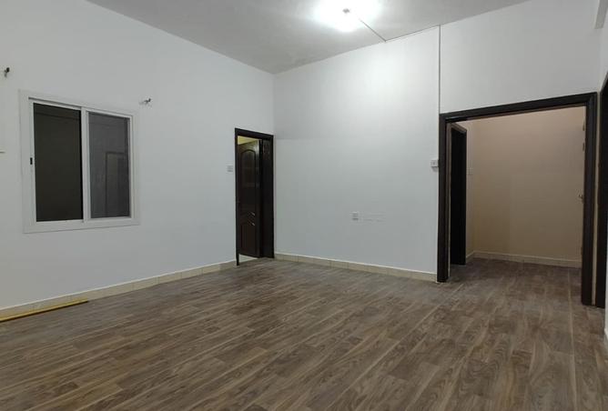 979813 - Property Image 2