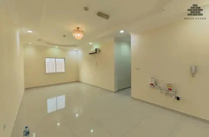 شقة - 2 غرف نوم - 2 حمامات للايجار في 28  نجمة - شارع ابن درهم - نجمة - الدوحة