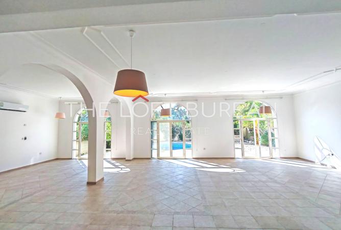 977953 - Property Image 2