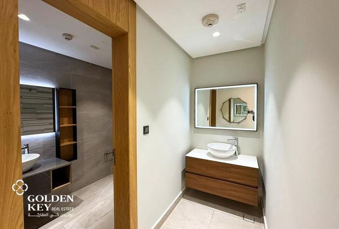 983243 - Property Image 2