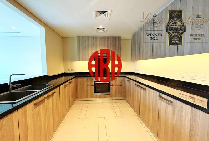 985558 - Property Image 3