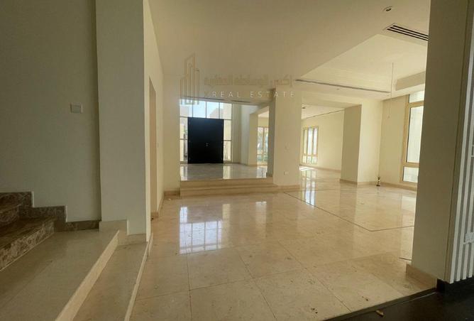 982454 - Property Image 3