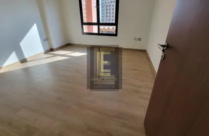Apartment - 2 Bedrooms - 2 Bathrooms for rent in West Porto Drive - Porto Arabia - The Pearl Island - Doha