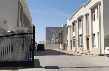 فيلا - 6 غرف نوم - 6 حمامات للايجار في أم العمد - أم العمد - الشمال
