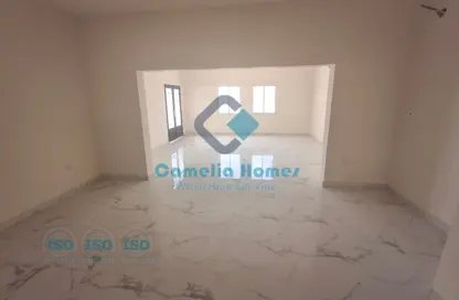 Villa - 5 Bedrooms - 6 Bathrooms for rent in Umm Al Seneem Street - Ain Khaled - Doha