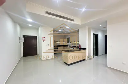 Apartment - 2 Bedrooms - 2 Bathrooms for rent in Al Nasr Street - Al Nasr - Doha