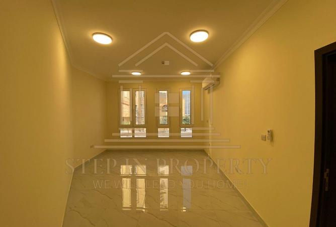 998769 - Property Image 3