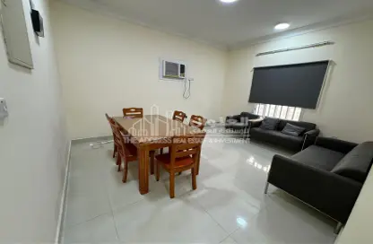 صورة لـ غرفة المعيشة / غرفة الطعام شقة - 2 غرف نوم - 2 حمامات للايجار في بناية دار السلام - الغانم - الغانم - الدوحة ، صورة رقم 1